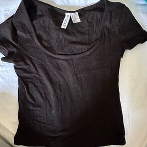 black scoop neck crop top